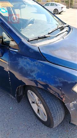 نيسان فيرسا